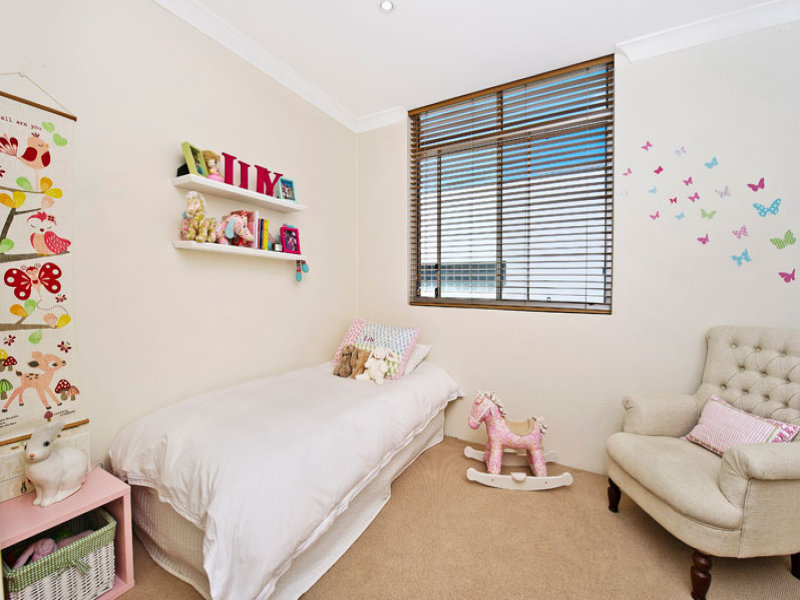 Bondi Beach Auction Bidding - Kid Bedroom