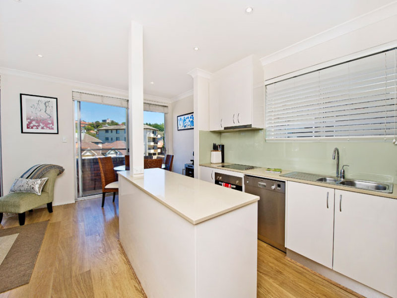 Bondi Beach Auction Bidding