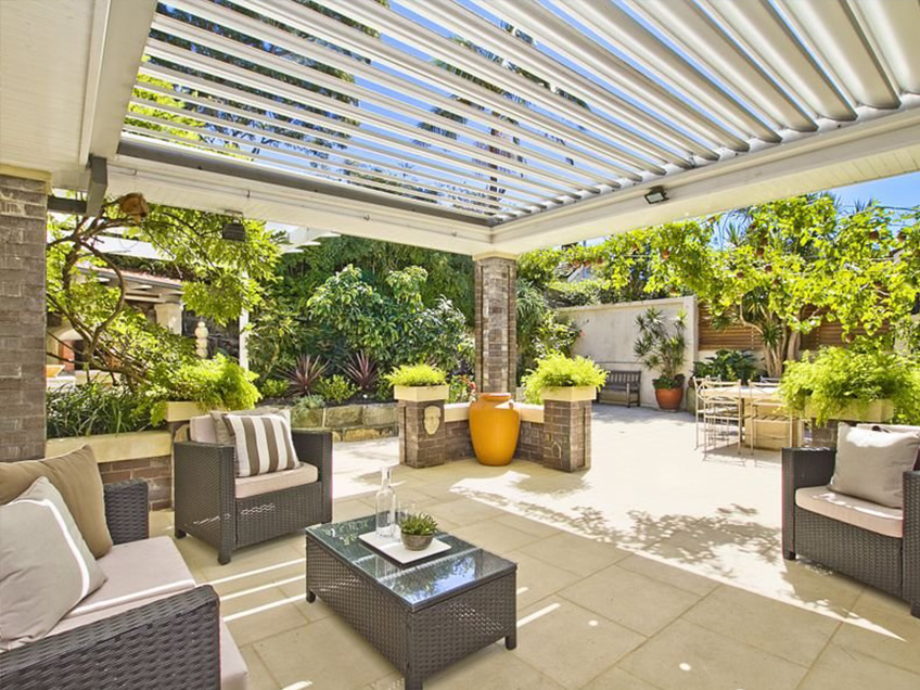 Bondi Junction Auction Bidding - Terrace Area